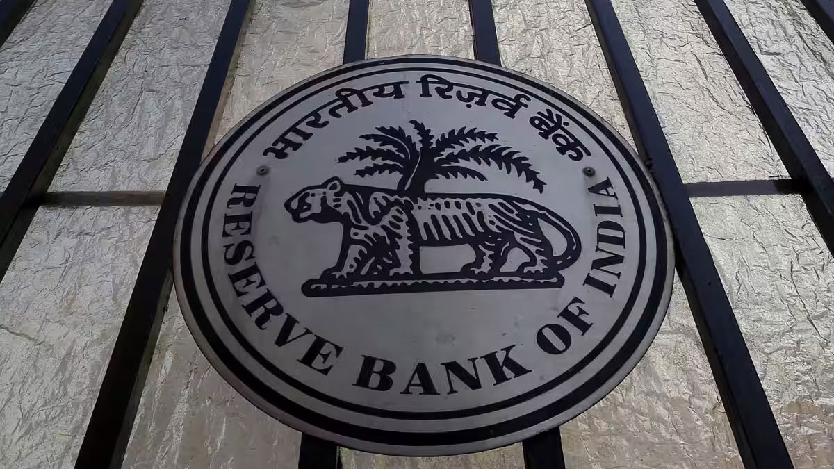 GDP ग्रोथ का असर, रेपो रेट पर अभी कैंची नहीं चलाएगा RBI, SBI की रिपोर्ट में दावा