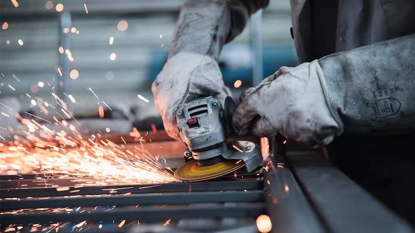 IIP Data: फेस्टिव सीजन ने बिगाड़ा खेल, अक्टूबर में सुस्त पड़ा IIP, खनन, मैन्युफैक्चरिंग में गिरावट