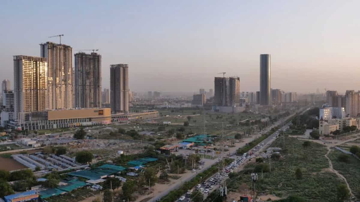 गुरुग्राम में क्या फिर लौटेगा सस्ते घरों का दौर? मिडिल क्लास के लिए जगी नई उम्मीद, रिपोर्ट ने दी खुशखबरी!