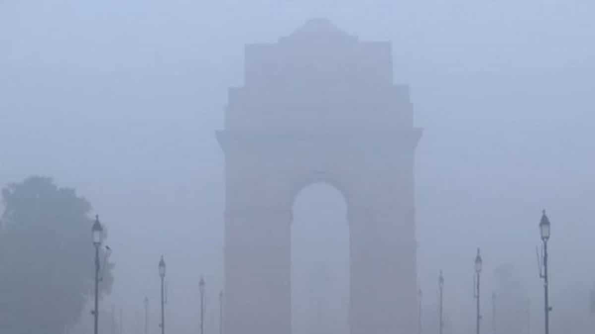 Weather Update: धुंध, ठंड और जहरीली हवा…दिल्‍ली में औसत AQI पहुंचा 331, सेहत पर मंडराया खतरा