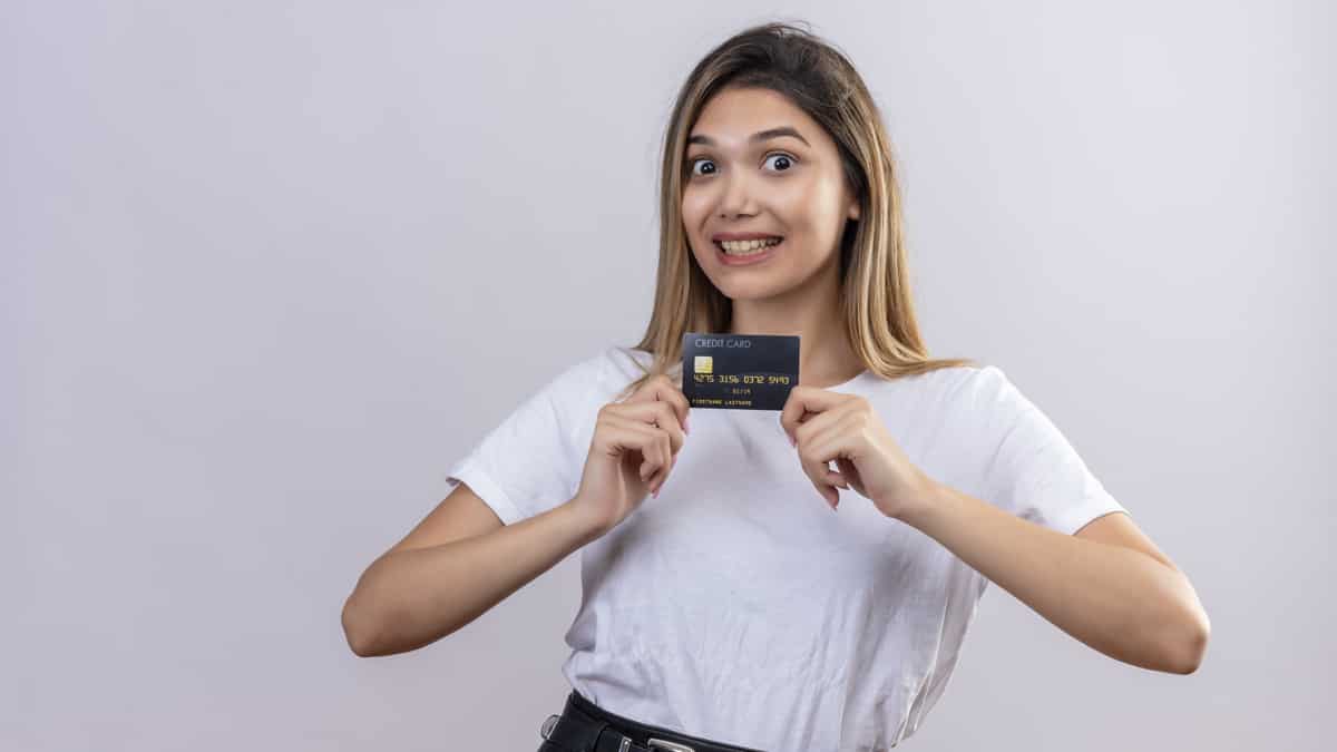 अच्छे Cibil Score से Credit Card वालों को होते हैं क्या फायदे? 10-10 कार्ड रखने वाले भी नहीं जानते होंगे ये बात!