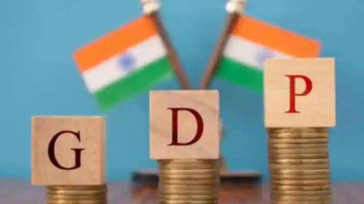 India Growth: Fitch ने बढ़ाया GDP अनुमान, FY26 में अब 7.4% विकास की उम्मीद!