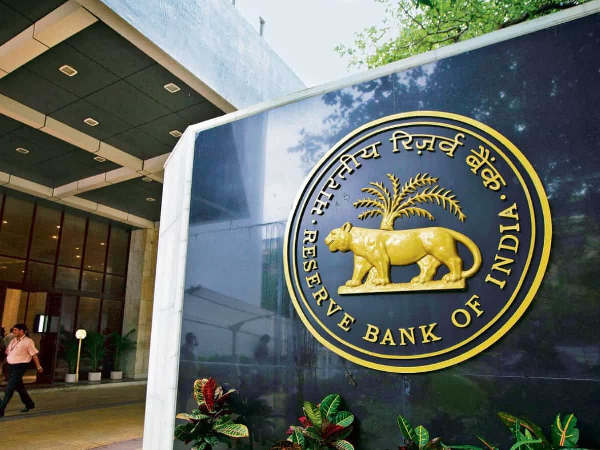 सस्ता लोन, कम EMI: RBI गवर्नर ने सुनाई बड़ी खुशखबरी! घर खरीदने की सोच रहे हैं तो आपको जरूर पढ़नी चाहिए खबर
