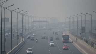 NCR में फिर खतरे की घंटी! कई इलाकों में AQI 400 के करीब, हवा ‘बहुत खराब’ कैटेगरी में