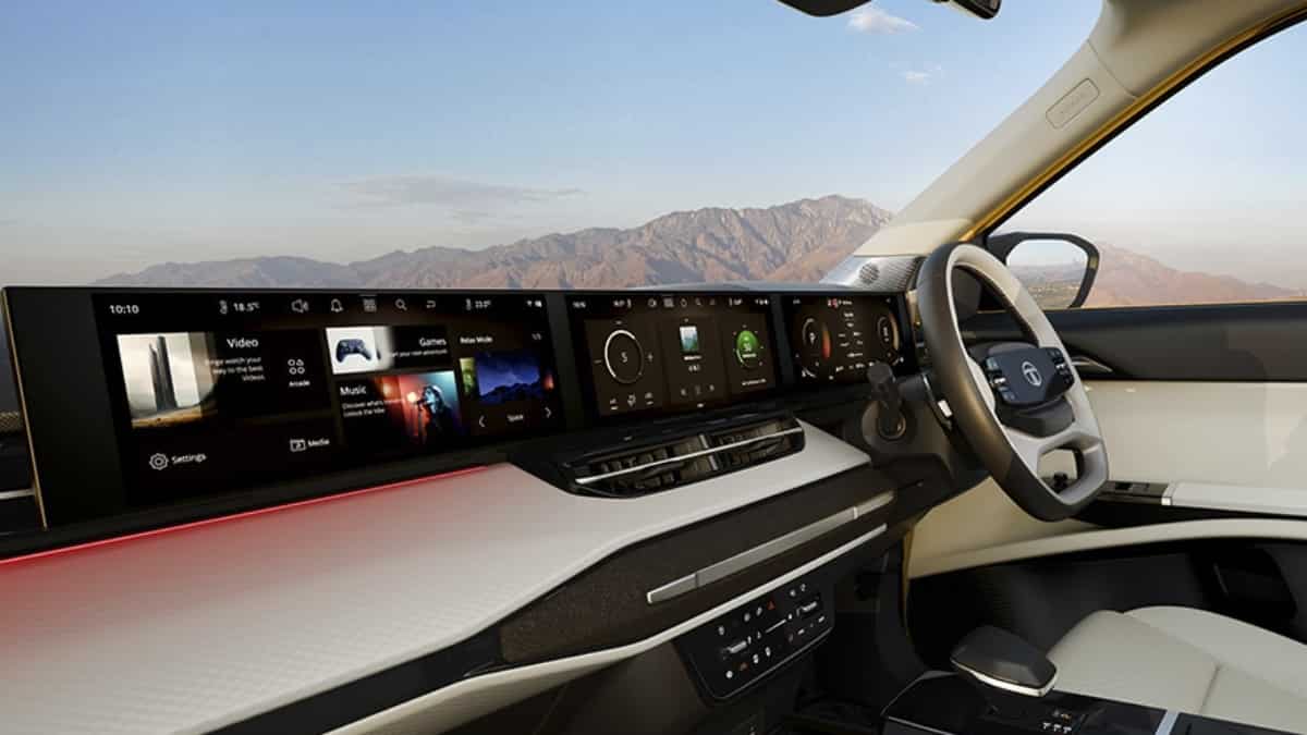 Tata Sierra का ट्रिपल स्क्रीन सेटअप