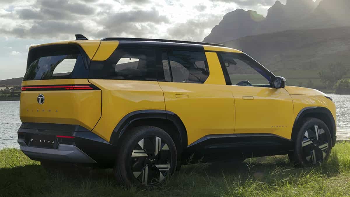 19 इंच के एलॉय व्हील्स