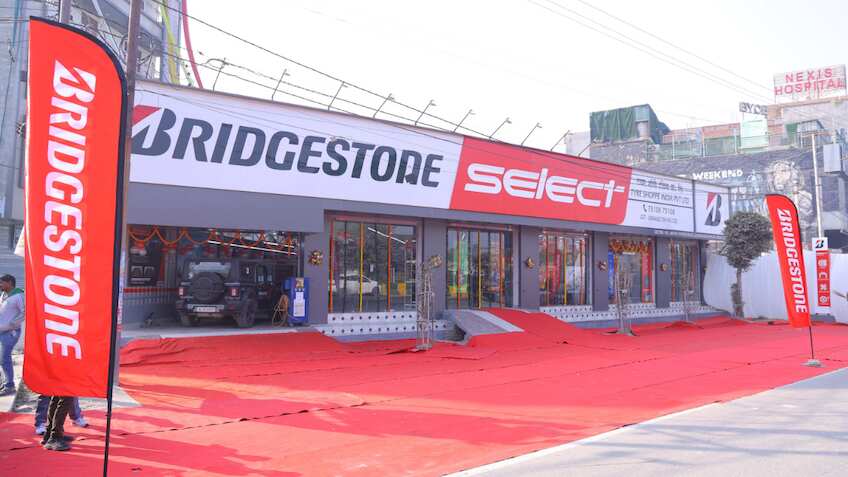 टायर बनाने वाली इस कंपनी ने पसारे पैर; यूपी के इस शहर में खोला नया सेलेक्ट स्टोर 