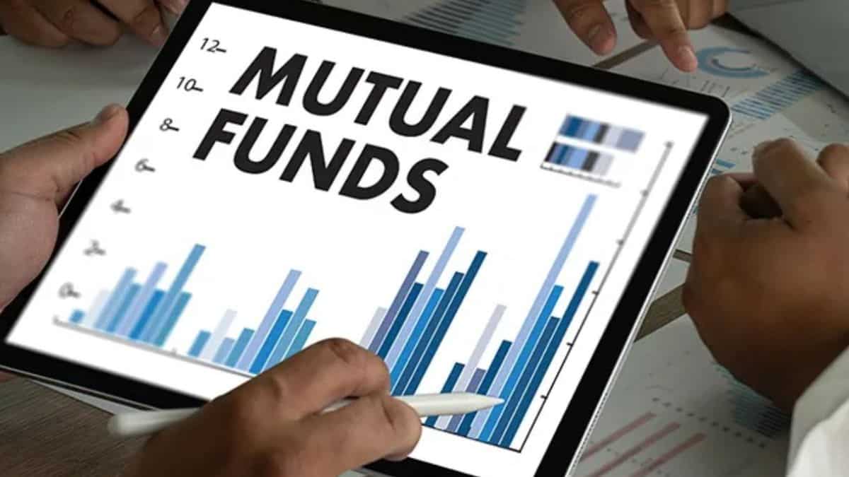 Mutual Funds Growth in India: 2035 तक एयूएम 300 लाख करोड़ पार होने का अनुमान, छोटे शहरों और युवाओं से बढ़ेगी भागीदारी