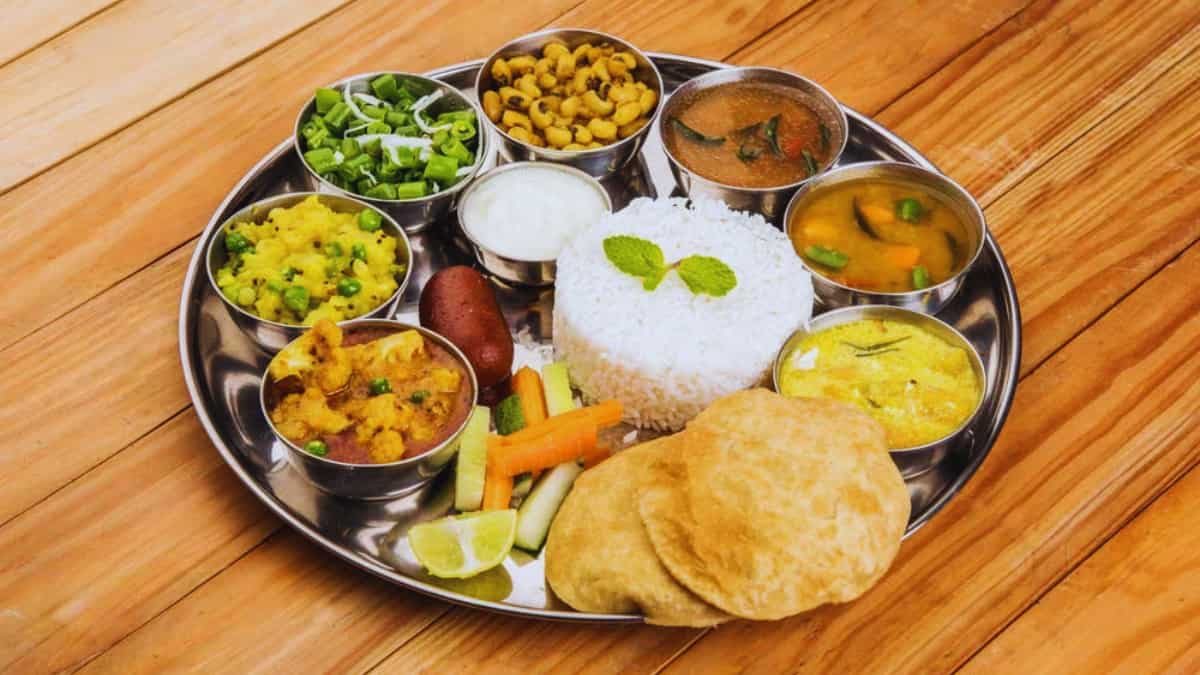 नवंबर में सस्ती हुई घर की थाली: सब्जियां-दालें सस्ती, ब्रॉयलर के दाम गिरे,13% तक घटी लागत