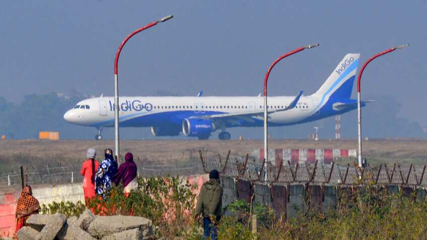 DGCA ने IndiGo से पूछे ये 6 कड़े सवाल! कल जवाबों के साथ CEO एल्बर्स की होगी पेशी, नहीं तो...