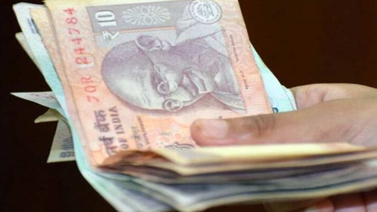 कम सैलरी में भी जमकर सेविंग्स कराती हैं ये 7 आदतें! दोस्त भी पूछेंगे - कहां से आ रहा है इतना पैसा?
