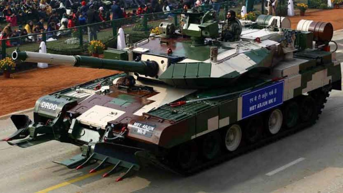 डिफेंस मैन्युफैक्चरिंग का तेजी से हो रहा विस्तार, FY30 तक 3 लाख करोड़ रुपए पर पहुंचने का अनुमान