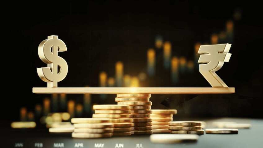 न्यू लो पर फिसला रुपया, एक्सपर्ट ने कहा- अभी और आ सकती है गिरावट