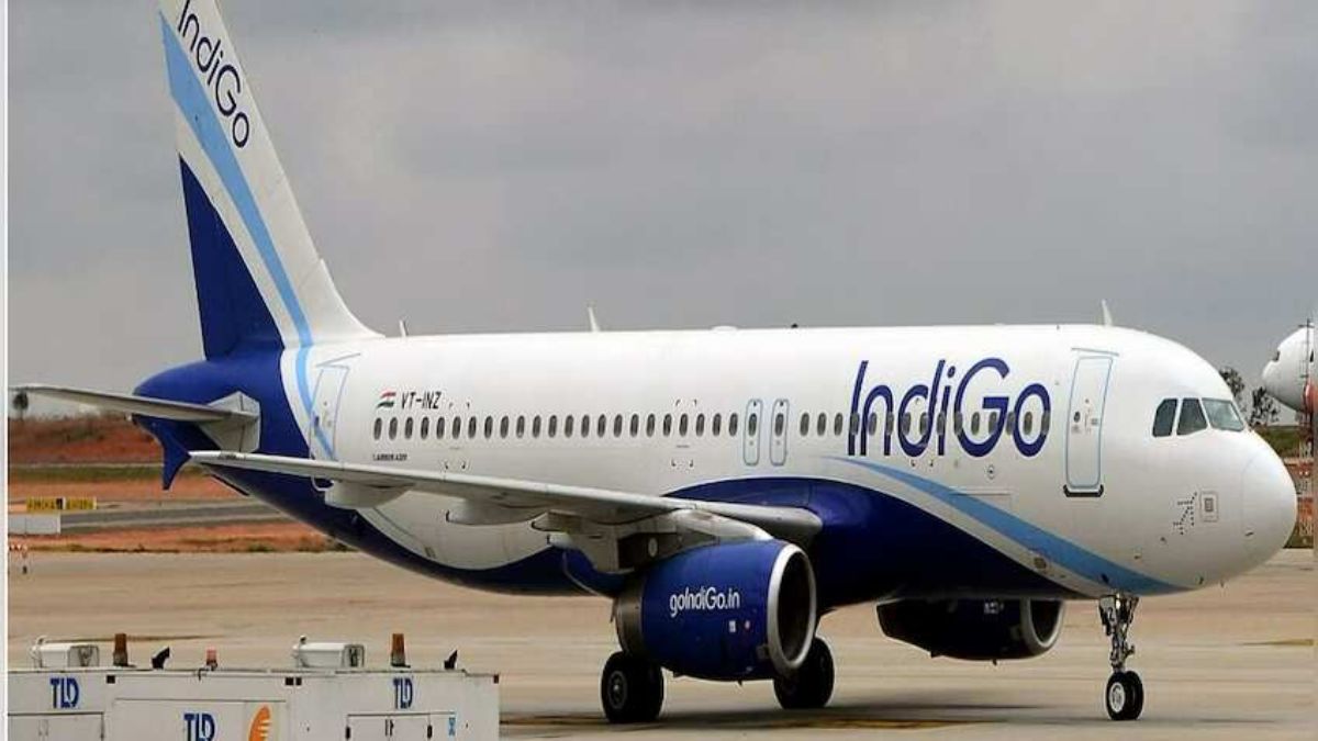 Indigo Crisis: DGCA ने 4 फ्लाइट ऑपरेशंस इंस्पेक्टर्स को किया सस्पेंड, कंपनी ने कहा- SEBI से जांच के संबंध में कोई सूचना नहीं मिली