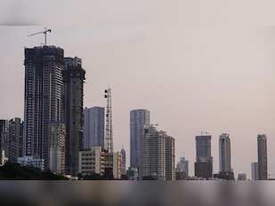 मुंबई का दिल क्यों हुआ सुस्त? दादर-परेल प्रॉपर्टी मार्केट से खरीदारों ने किया किनारा, अमीरों ने बदला ठिकाना 