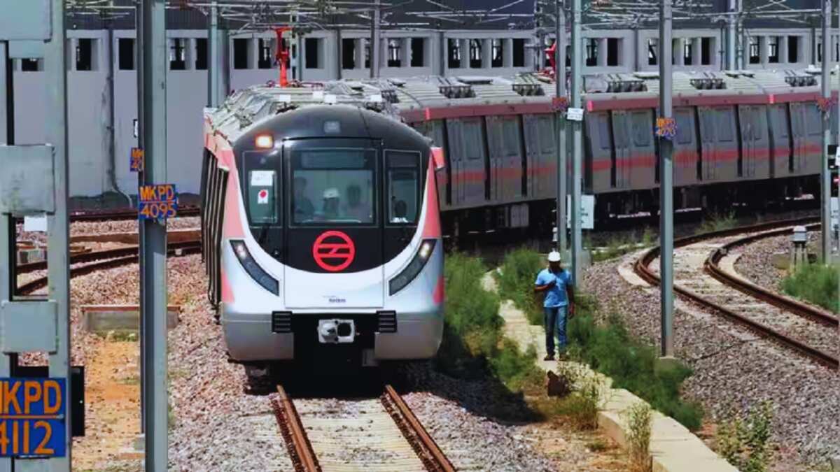 रोज करते हैं दिल्ली Metro में सफर, फिर भी दिल्लीवाले कर बैठते हैं गलती,इन चीजों को रखा साथ हो कहीं हो जाए जेल! देखें लिस्ट   