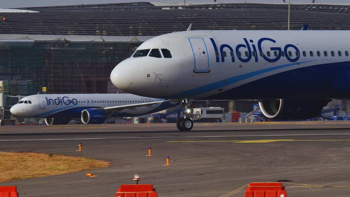 एयरपोर्ट जाने से पहले रुकें! अब तक कई फ्लाइट्स लेट, विजिबिलिटी जीरो, ट्रैवल करने से पहले जान यहां जानें सारा अपडेट