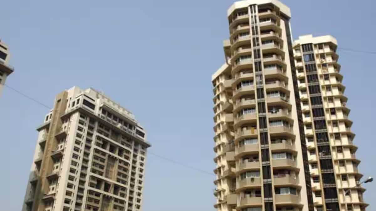 एयरपोर्ट-मेट्रो के पास, DDA लाया सरकारी कर्मचारियों के लिए 1BHK, 2BHK, 3BHK फ्लैट्स, सिर्फ ₹34 लाख से शुरू