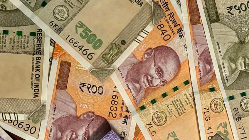 गुड न्यूज: अब बेधड़क नेपाल ले जा जाएं  ₹200-₹500 के इंडियन नोट, 10 साल बाद हटा बैन, जानें किसको मिलेगा इसका फायदा?