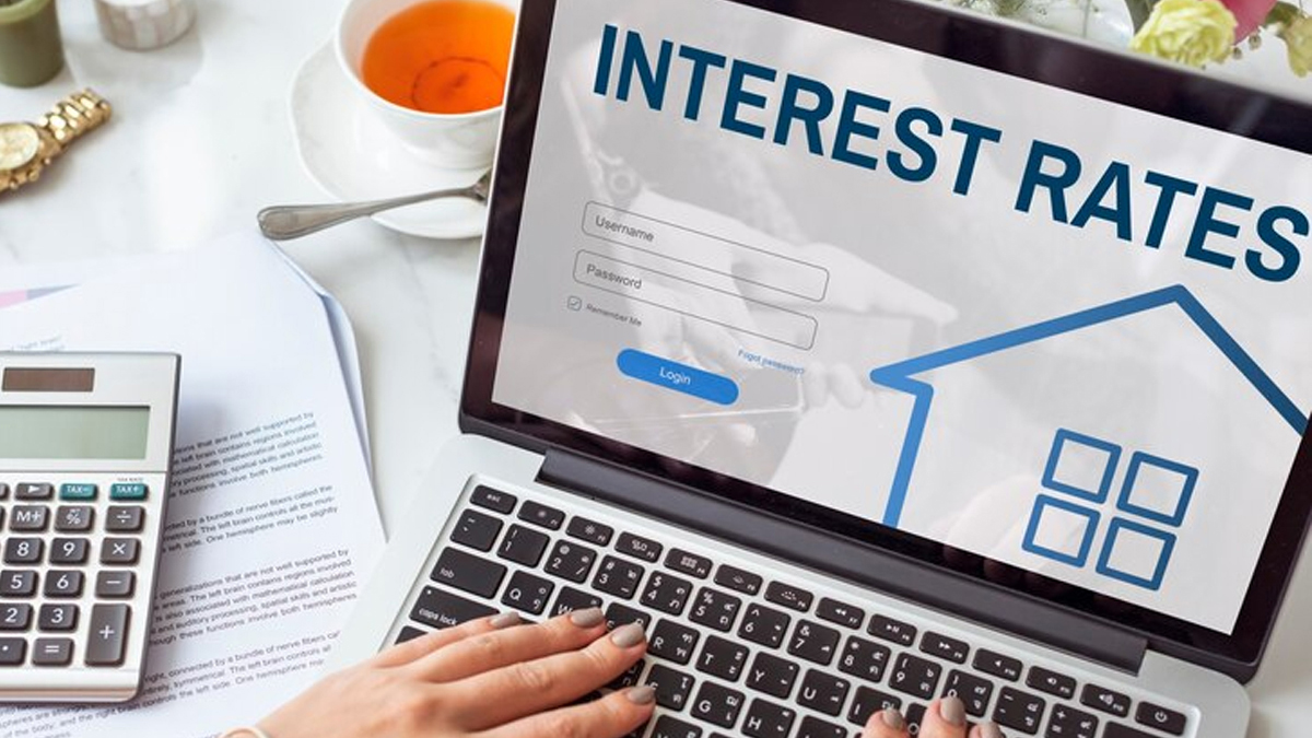 Home Loan से लेकर Car Loan तक.. इन 8 बैंकों ने घटा दी ब्याज दरें, जानिए किस बैंक से लोन लेना हुआ कितना सस्ता