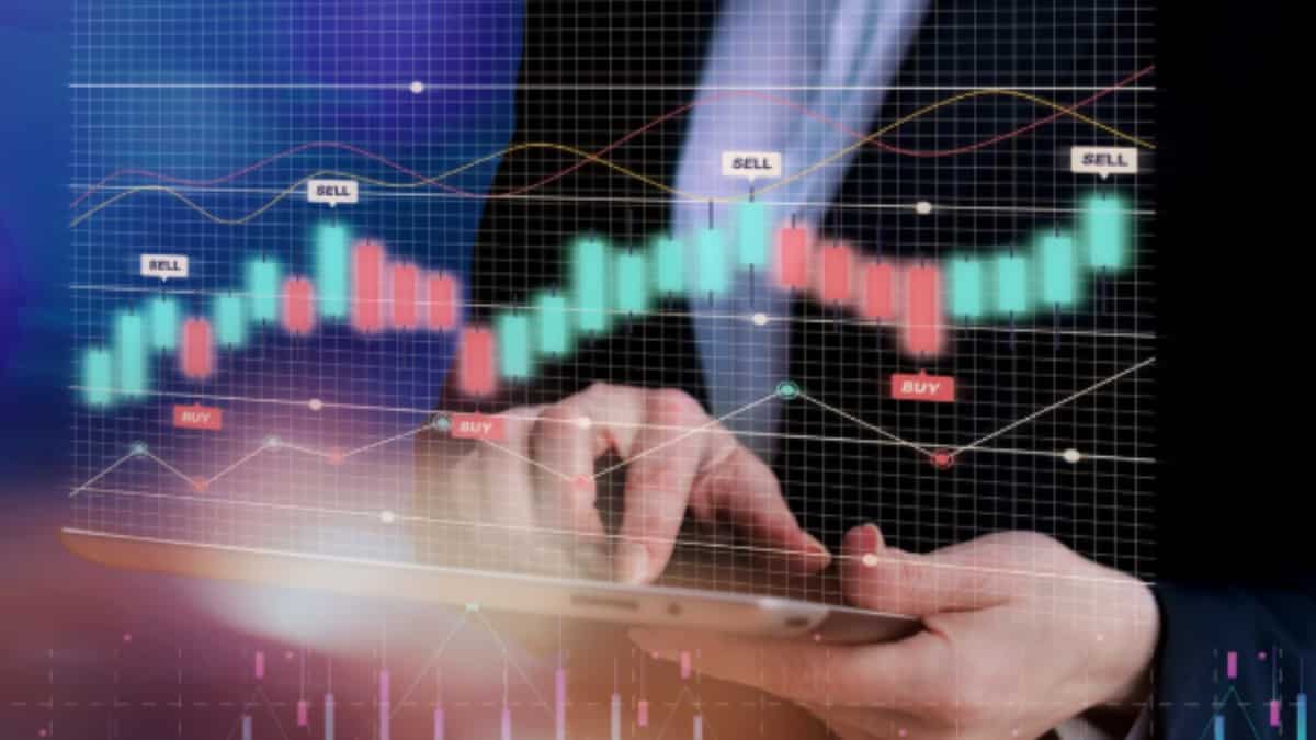 Stock Market Highlights: शेयर बाजार में सुस्ती, लेकिन दिन के लो से उबरकर बंद हुए सेंसेक्स-निफ्टी- इन शेयरों में रही हलचल