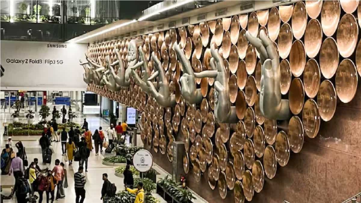 100% ग्रीन एनर्जी पर काम कर देश के 93 एयरपोर्ट्स, कम हो रहा कार्बन एमिशन, सरकार ने दी जानकारी