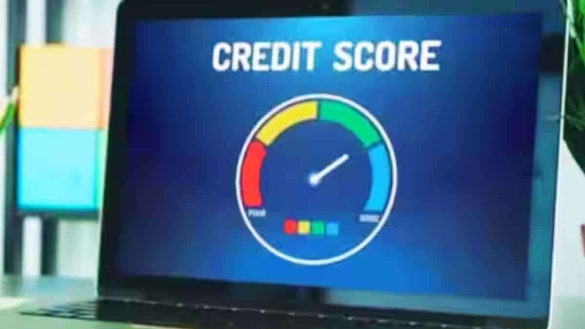 Time से भरते हैं EMI फिर भी गिर रहा Credit Score? कहीं ये 5 गलतियां तो नहीं कर रहे हैं आप! 