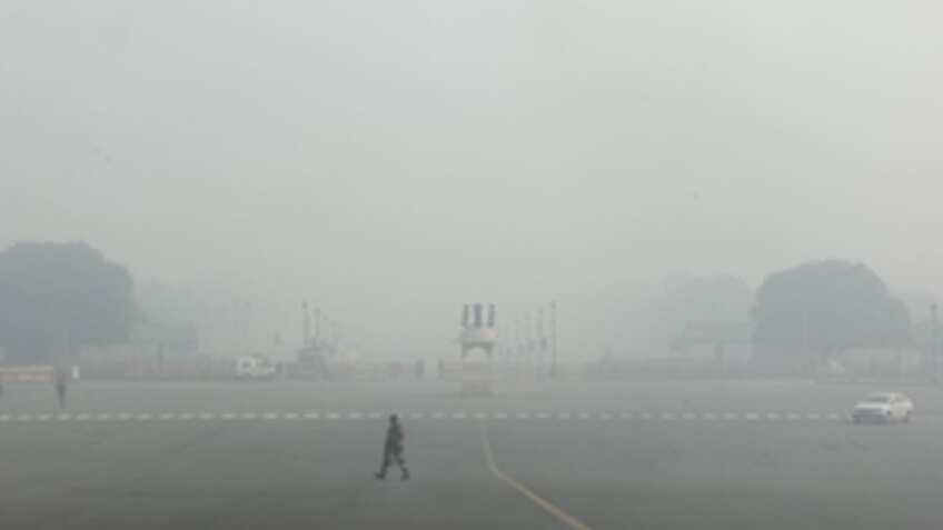 Delhi NCR Weather Update: ठंड और कोहरे के बीच ‘रेडजोन’ में हवा! कई इलाकों में AQI 400 के पार