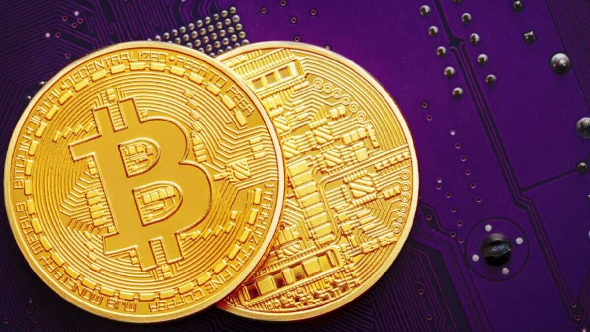 रिकॉर्ड हाई से 30% फिसला Bitcoin, लेकिन भरोसा बरकरार, क्या 2026 बनेगा  क्रिप्टो मार्केट का कमबैक ईयर?