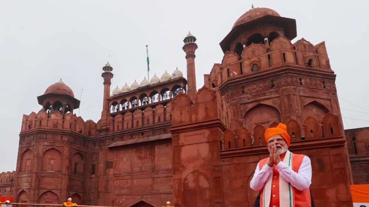 बाय-बाय 2025: नए साल में कदम रखने से पहले जानें वो 13 फैसले जो आपके लिए थे, PM मोदी ने खुद बताया क्या-क्या हुआ