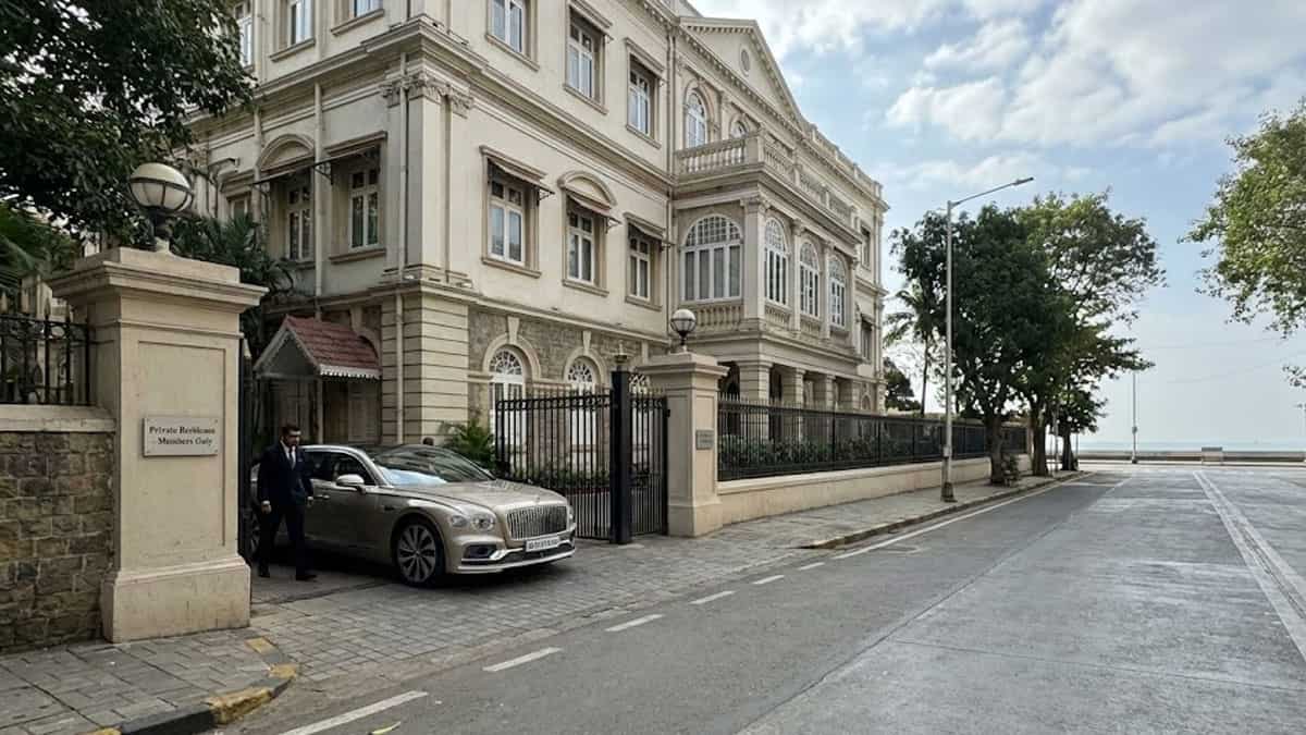 पिछले साल के मुकाबले 1% गिरावट