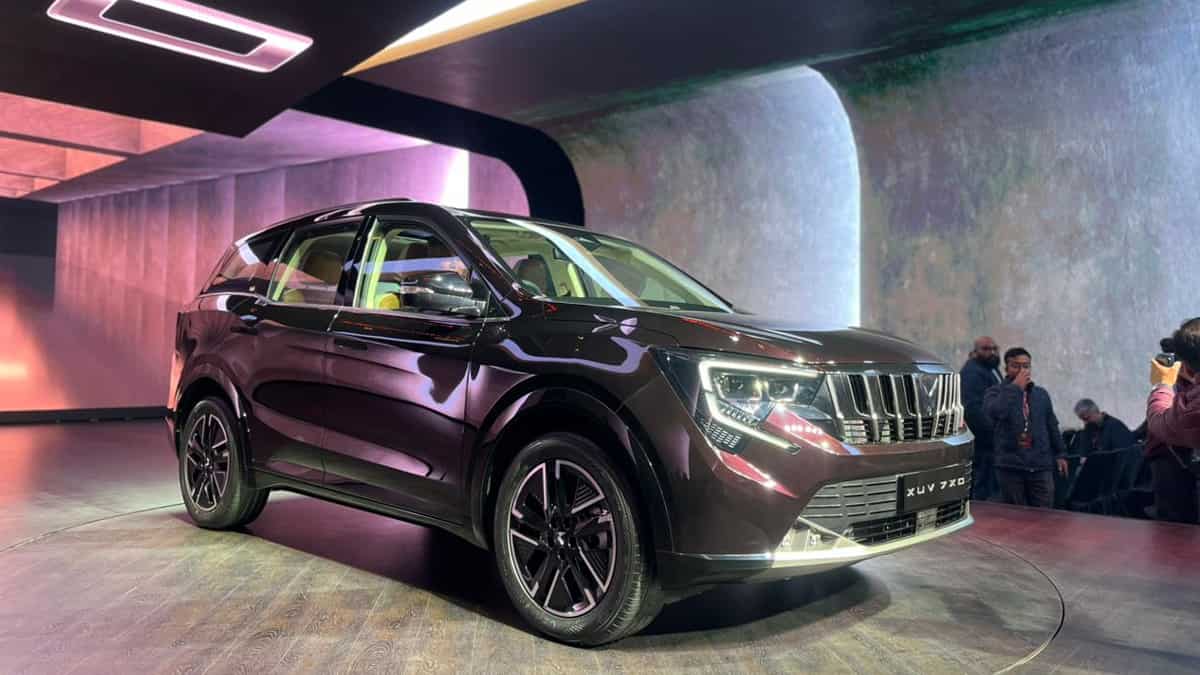 महिंद्रा का धमाका! XUV 7XO हुई लॉन्च, गजब के हैं फीचर्स, Alexa से चलेगा ChatGPT, जानिए कितनी है कीमत