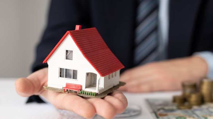 Loan against Property: भारत में NRI को लेना हो लोन तो किन शर्तों को पूरा करना होगा?