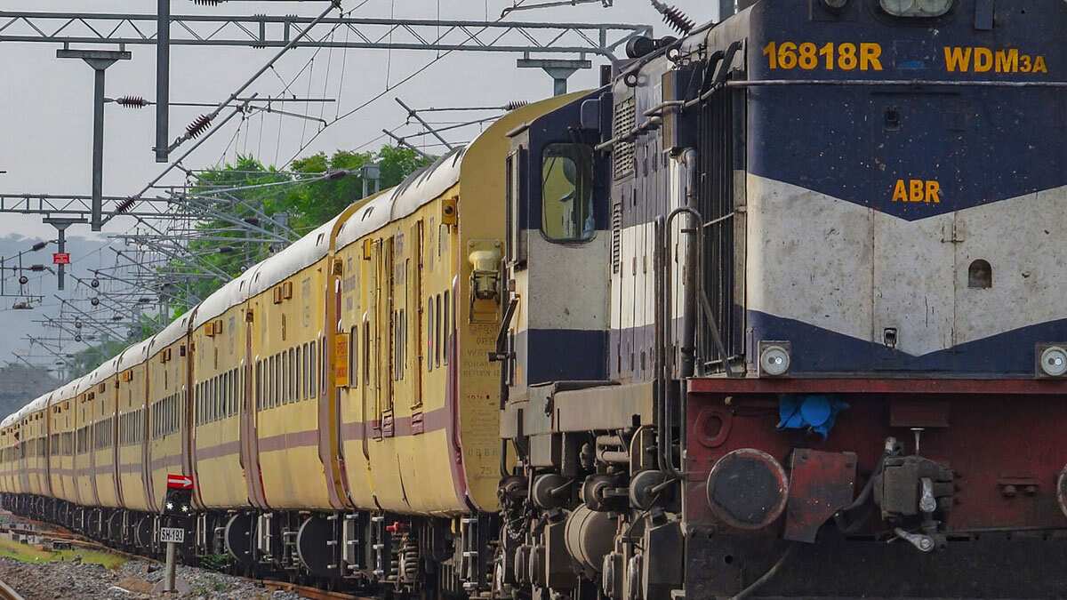 माघ मेले के लिए छोड़ें कंफर्म टिकट की टेंशन, रेलवे ने इन रूट्स के लिए चलाई स्पेशल ट्रेन, नोट करें टाइम टेबल