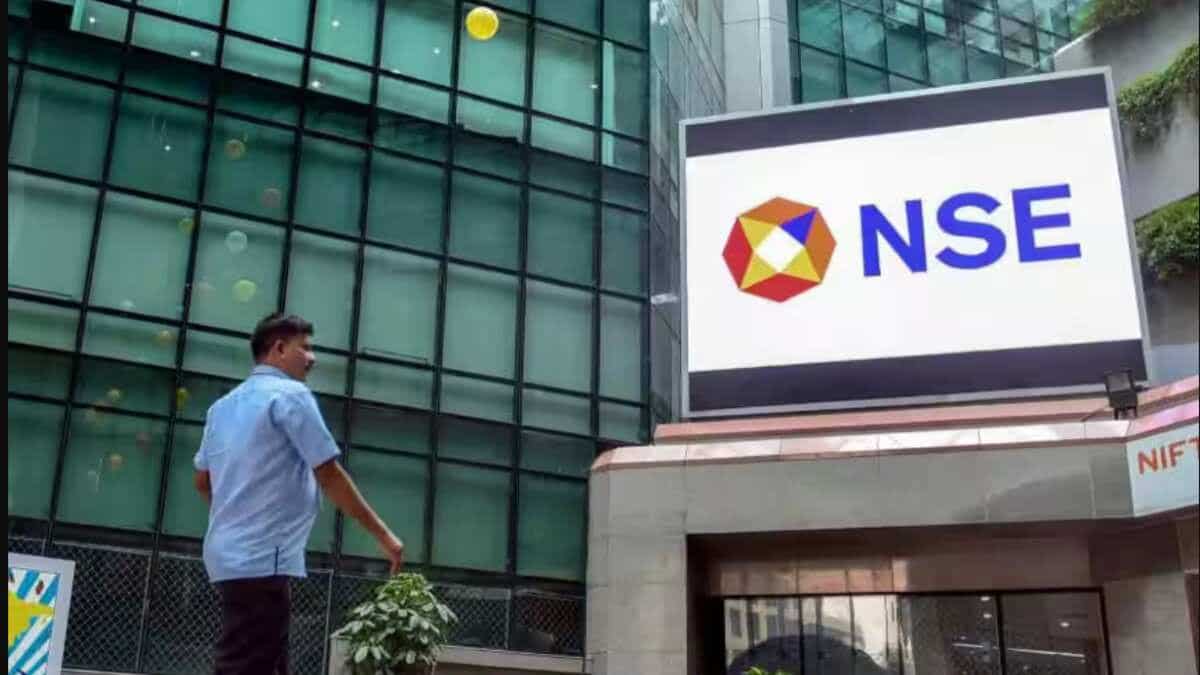 1.46 लाख निवेशकों के लिए खुशखबरी, NSE IPO का इंतजार जल्द हो सकता है खत्म, सेबी चेयरमैन ने दिया बड़ा अपडेट