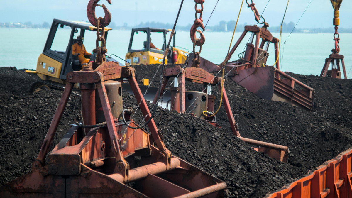 कोल शेयरों में आ सकती है नई चमक! सरकार बजट के पहले ही ले सकती है बड़ा फैसला