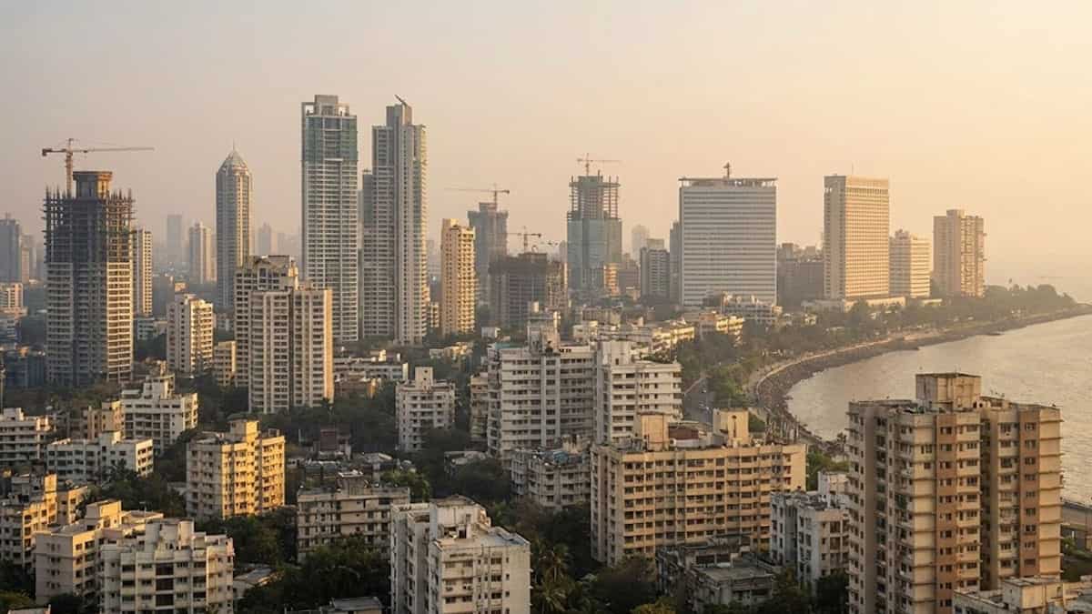 मुंबई में अपना घर, तुरंत खरीदें या करें इंतजार? मिडिल क्लास के लिए घरों की बाढ़, ये 3 इलाके बने हॉटस्पॉट