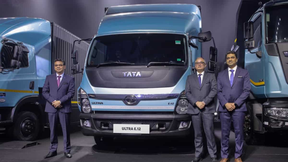 Tata Motors ने लॉन्च किए 17 नए ट्रक; पहली बार क्रूज कंट्रोल समेत कई सेफ्टी फीचर्स, इलेक्ट्रिक वेरिएंट का भी ऑप्शन