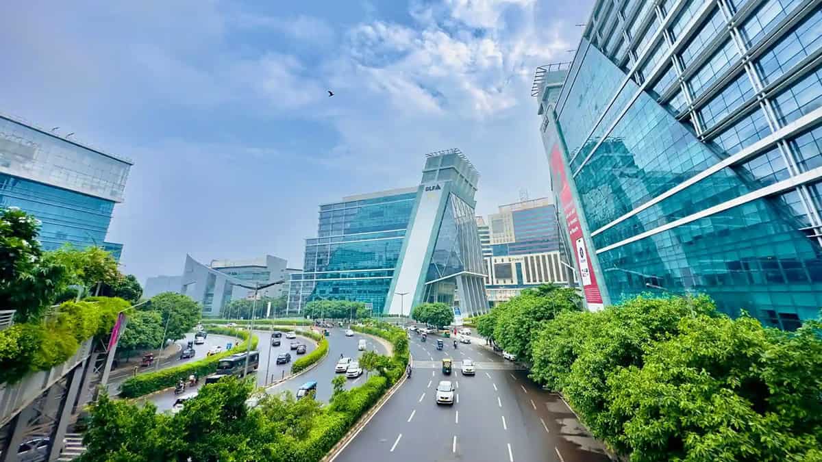 गोल्फ कोर्स रोड के मुकाबले तीन गुना ज्यादा जमीन, क्या गुरुग्राम में यहां बनेगा नया DLF 5? जानिए कंपनी का प्लान