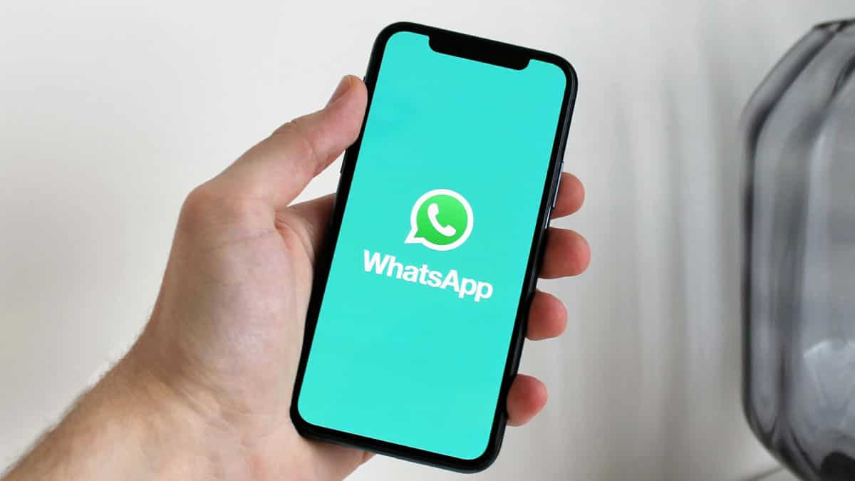 क्या यूजर्स के मैसेज पढ़ सकता है WhatsApp? कंपनी पर दर्ज हुआ केस, मेटा ने आरोपों पर दिया जवाब