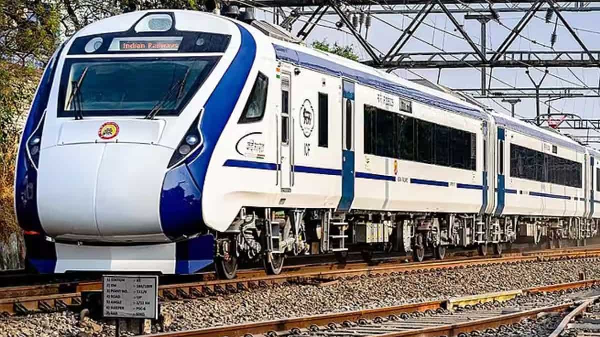 भारतीय रेलवे का 'महा-प्लान': चलेंगी 260 वंदे भारत स्लीपर ट्रेनें, रेल मंत्री बोले- इंटरनेशनल स्टैंडर्ड और 'कवच' से होंगी लैस