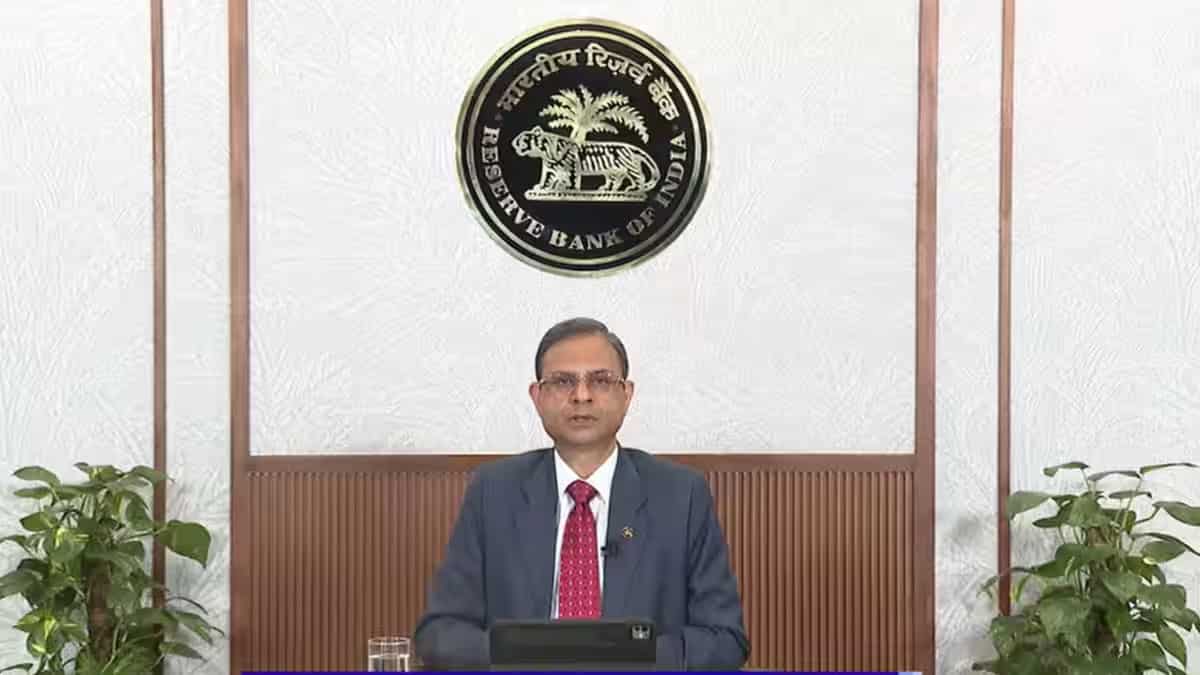 RBI MPC Policy: RBI गवर्नर संजय मल्होत्रा का ऐलान, ब्याज दरों में नहीं हुआ बदलाव, 5.25% रेपो रेट