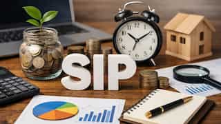 SIP Investment Tips: नए निवेशकों के लिए रामबाण है 7-5-3-1 का ये रूल, बाजार के उतार-चढ़ाव में ऐसे करें स्मार्ट इन्वेस्टमेंट