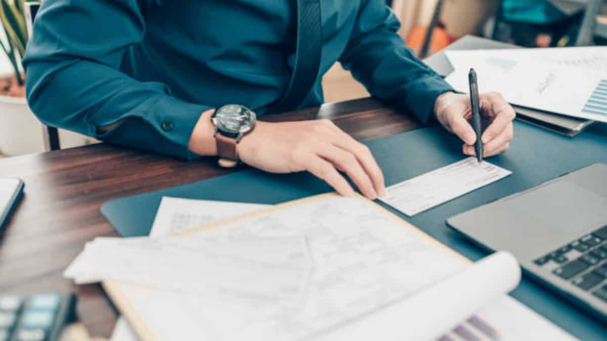 क्यों चर्चा में बैंक बाउंस का मामला?