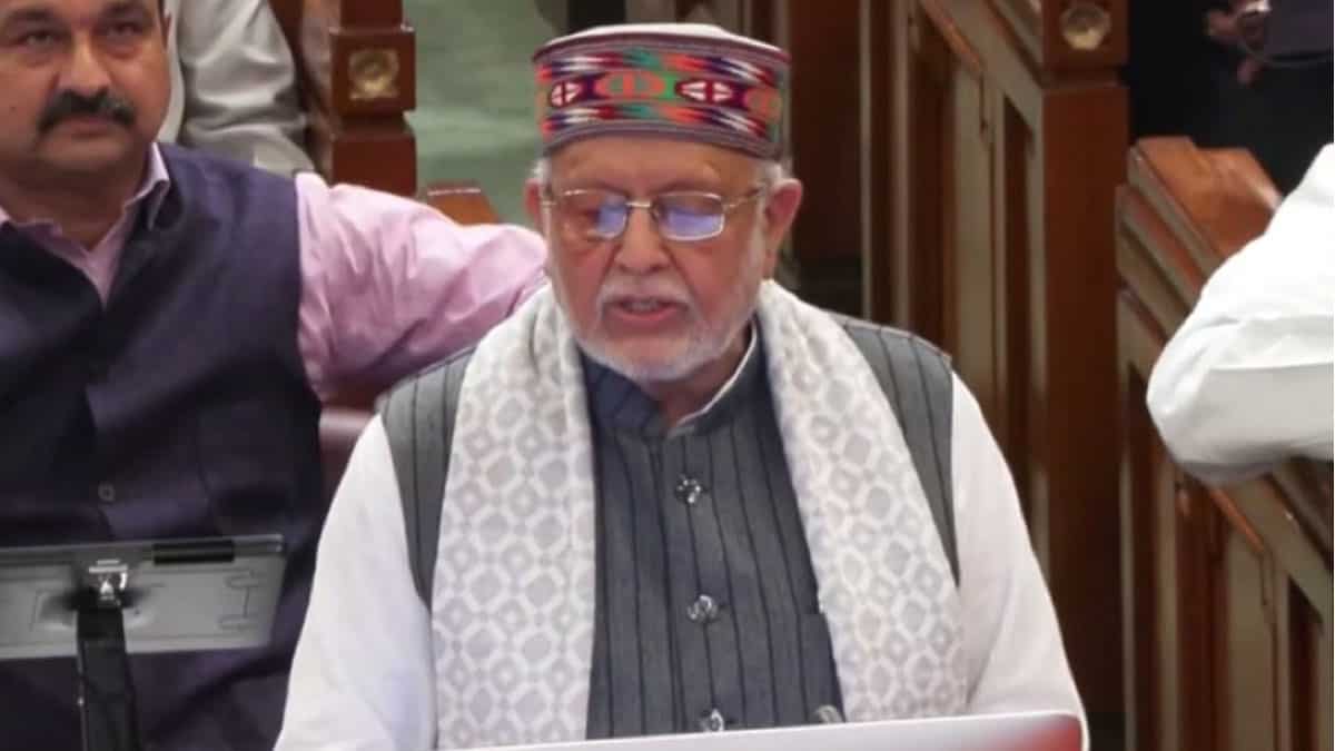 यूपी सरकार का 9.12 लाख करोड़ रुपए का महा बजट, दोगुनी हुई प्रति व्यक्ति आय, 6 करोड़ लोग गरीबी से बाहर!