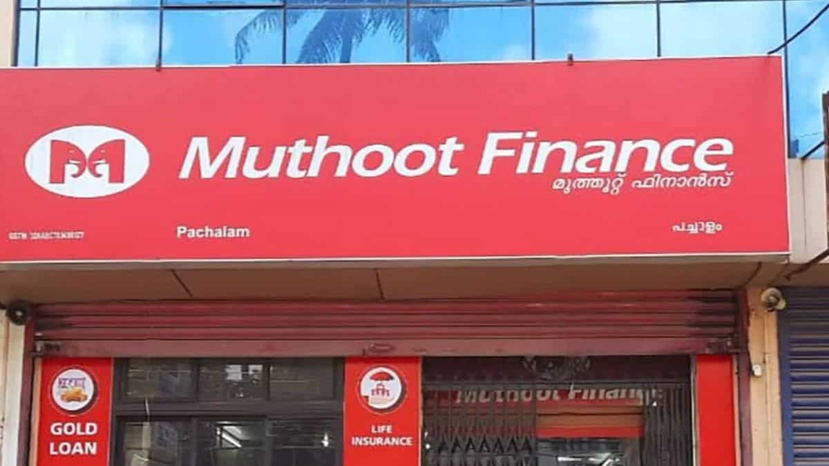 Muthoot Finance: दमदार नतीजों के बावजूद 12% टूटा स्टॉक, आगे BUY-SELL में क्या है सलाह?