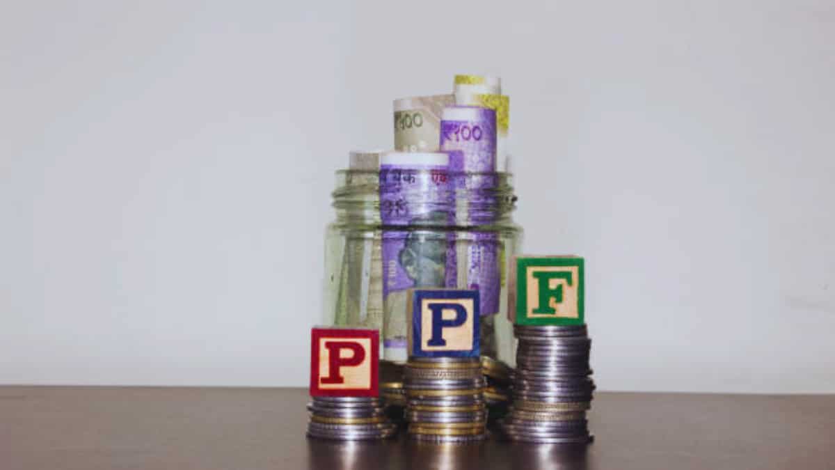 PPF 5th Date Rule: पीपीएफ में निवेश करने वालों के लिए 5 तारीख क्यों है सबसे खास? 'धुरंधर 'निवेशक भी नहीं जानते ब्याज का ये गणित