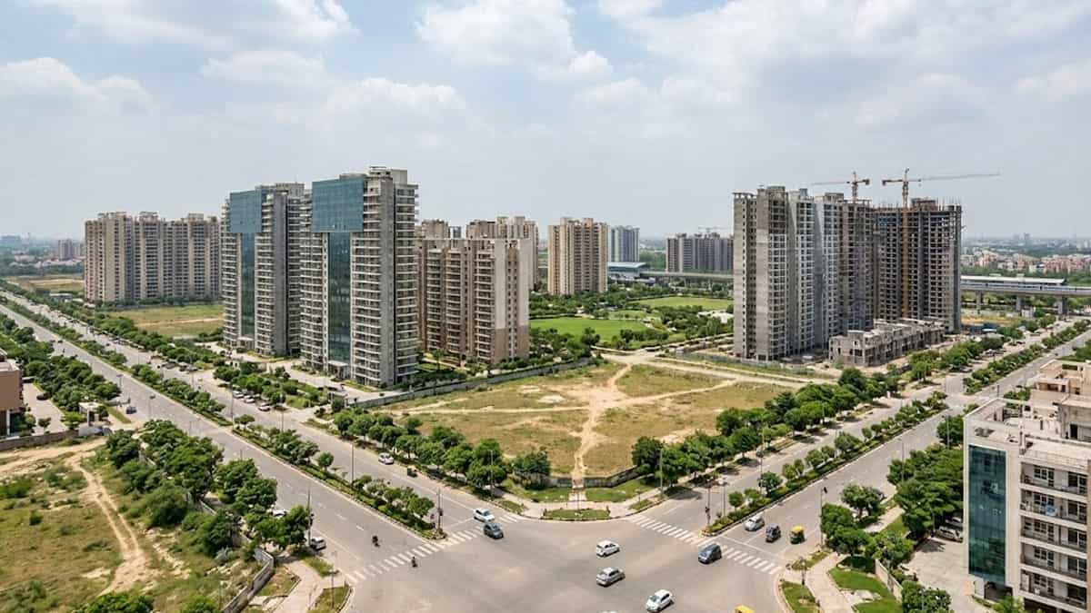 सेंट्रल नोएडा या नोएडा एक्सप्रेसवे, कहां मिलेगा किराये में सस्ता घर, किन जगह पर आप बचा सकते हैं रेंट