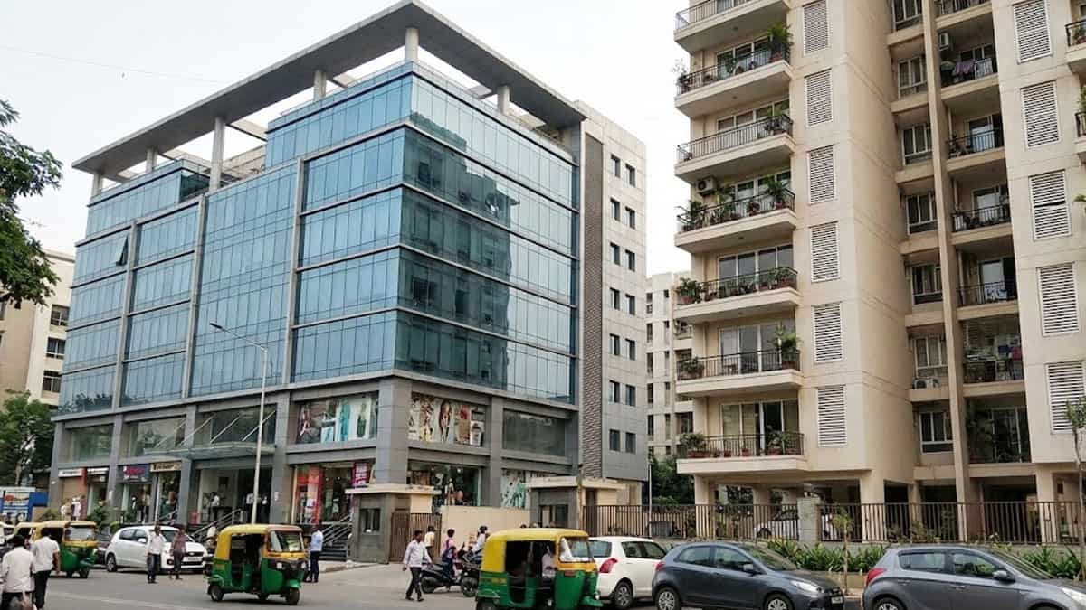 विदेशी कंपनियां कराएंगी घर बैठे कमाई, कमर्शियल प्रॉपर्टी में छिपा 22.5 लाख करोड़ का खजाना, बंपर रेंटल इनकम तय