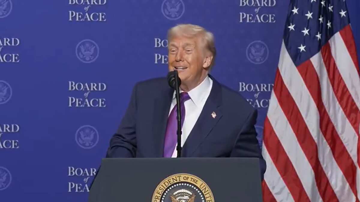 Trump का बड़ा बयान, बोले- 'मैंने रुकवाया भारत-पाक युद्ध', कहा- '200% टैरिफ लगाने की दी थी धमकी', 11 जेट गिराए जाने का भी किया दावा